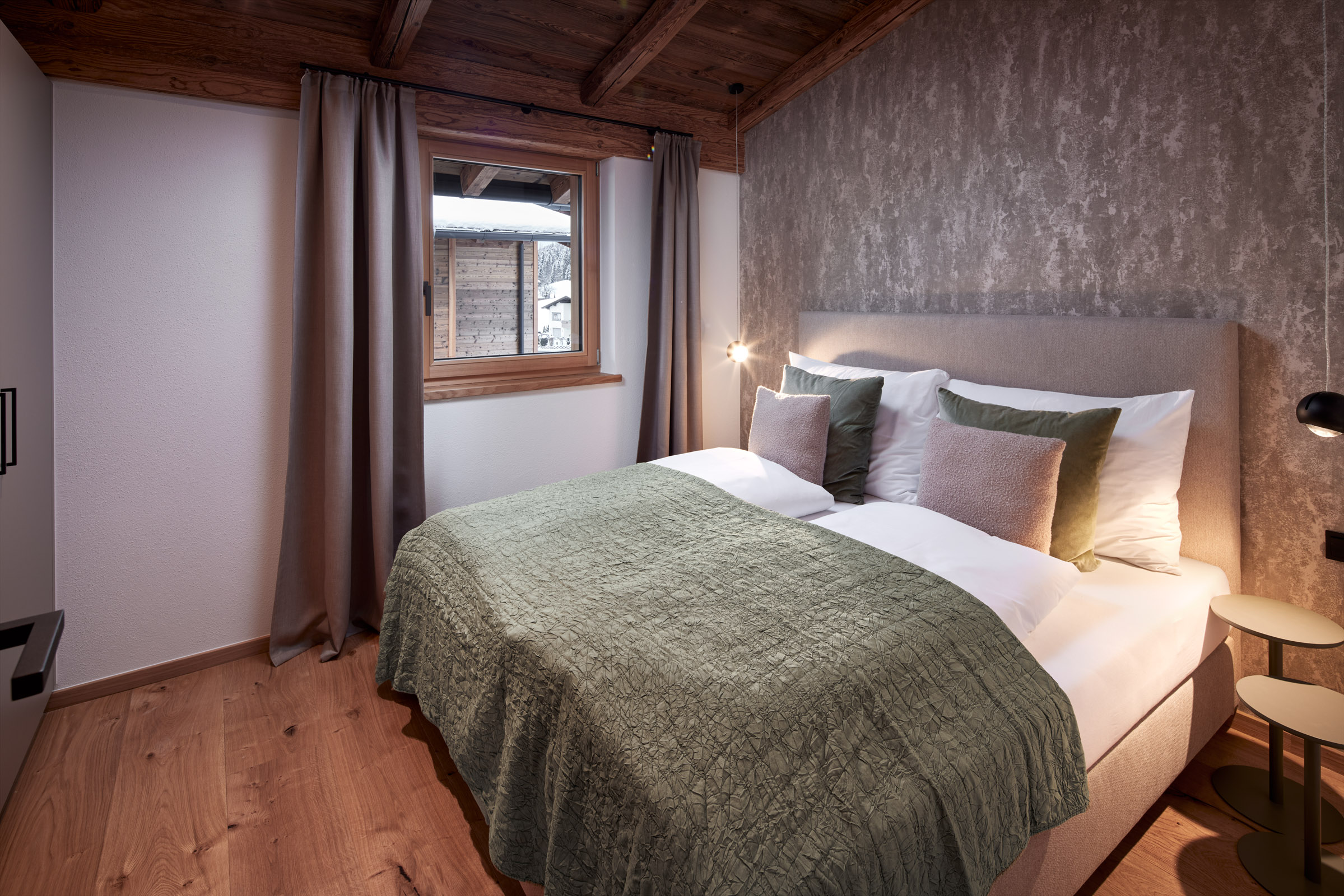 Doppelbett Schlafzimmer Top 11 Ferienwohnung in Buchensteinwand von Alpina Holiday